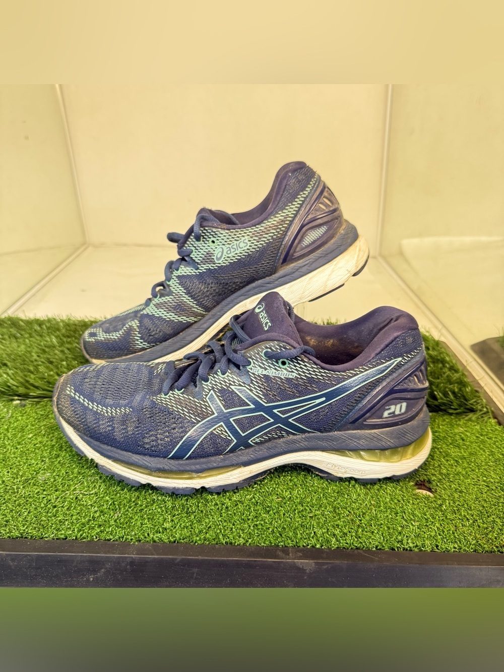 ASICS F581117 Gel Nimbus 20 Lace Up Athletic Running Sneaker Blue Women Size 8